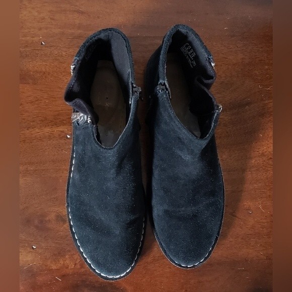 Clark Somerset Black Suede Ankle Bootie Size 7.5 - Picture 3 of 9